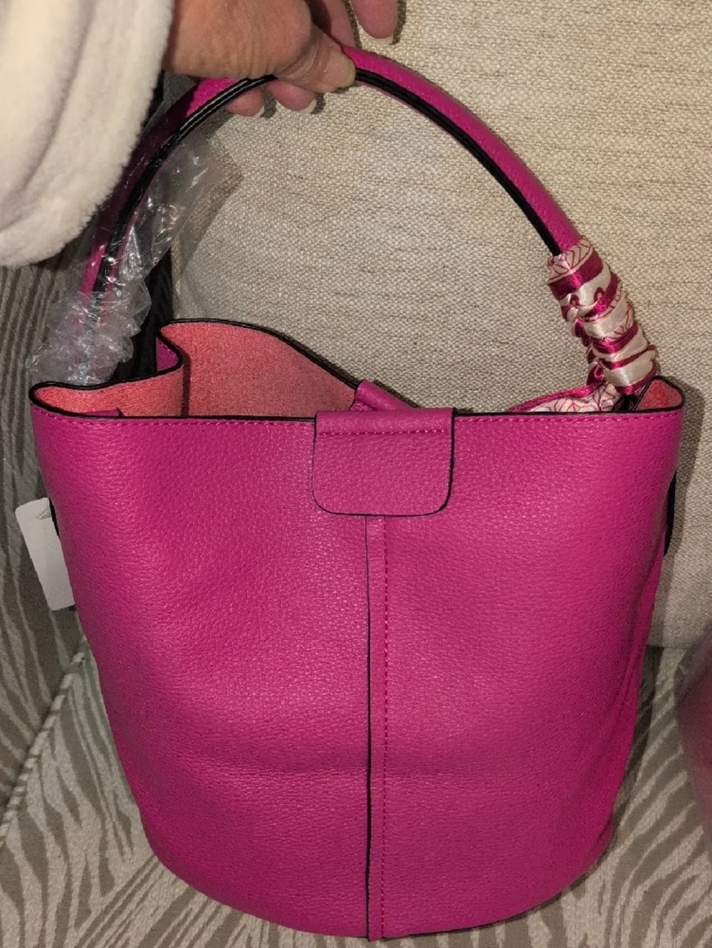 Fashion Hot Pink Women's Bucket Bag And Separate Pouch - NWT